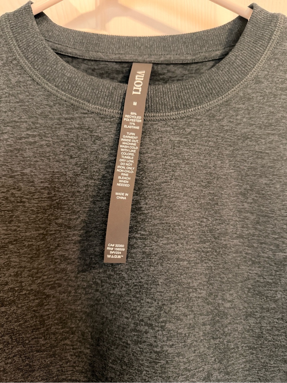NWT Vuori Ponto Performance Crew Sweatshirt Deep Sea Heather Men’s Medium - Picture 4 of 4